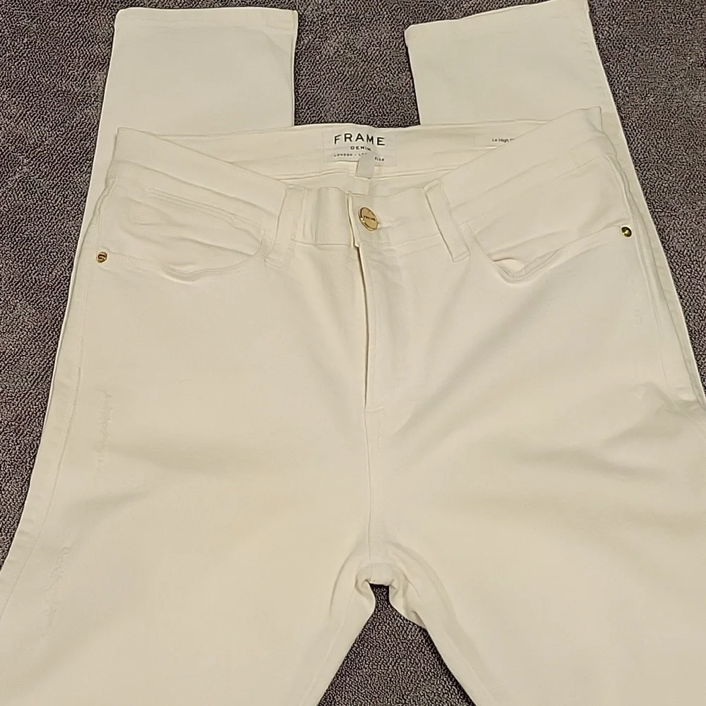 Frame Denim, "Le High Skinny" White Jeans - Picture 10 of 17